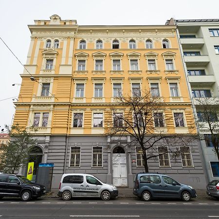 Apartment Sokolska Praha Bagian luar foto