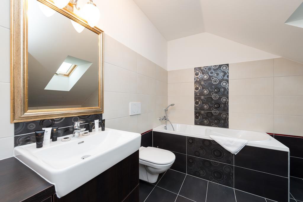 Apartment Sokolska Praha Bagian luar foto