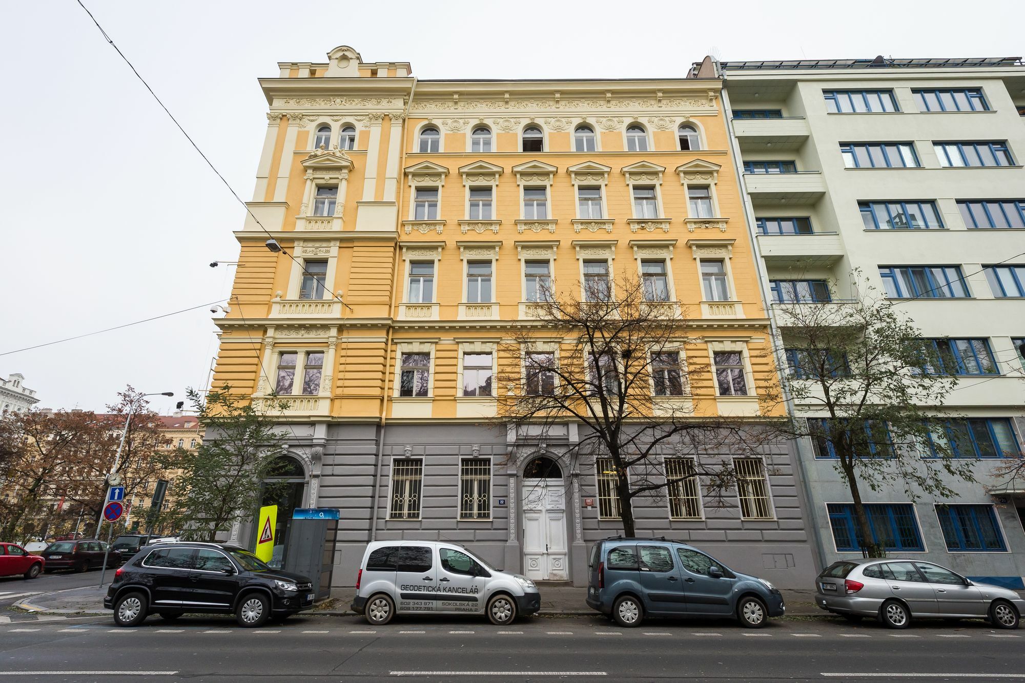 Apartment Sokolska Praha Bagian luar foto